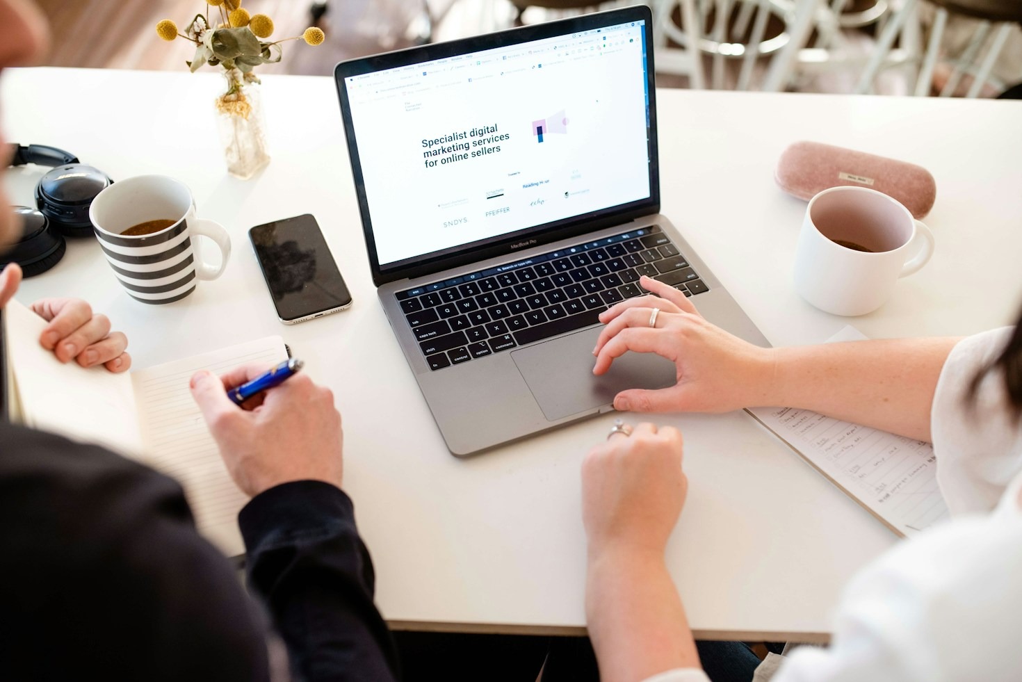 Estrategias prácticas de marketing digital para lanzar tus servicios